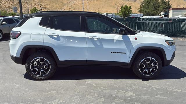 2025 Jeep Compass COMPASS TRAILHAWK 4X4