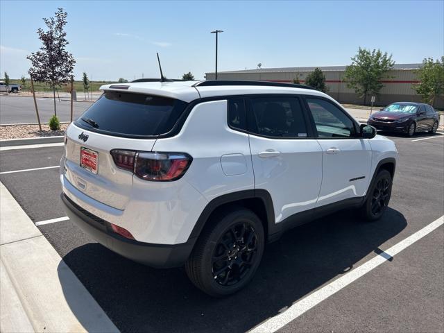 2025 Jeep Compass COMPASS LATITUDE 4X4