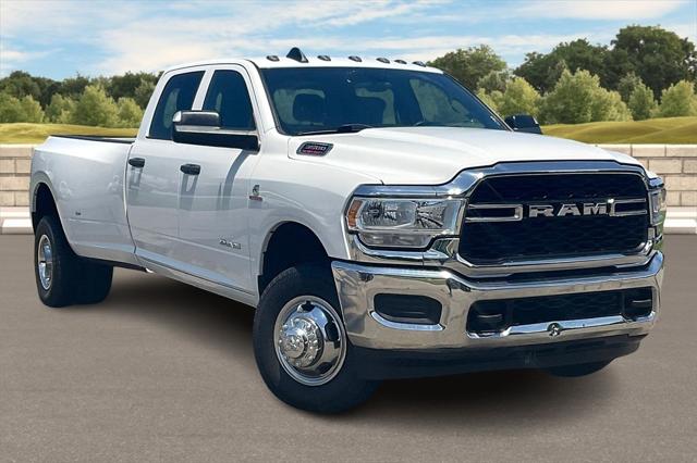 2022 RAM 3500 Tradesman Crew Cab 4x4 8 Box