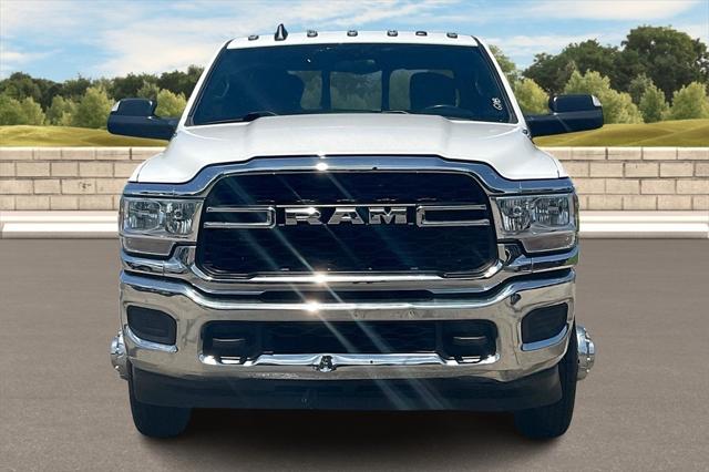 2022 RAM 3500 Tradesman Crew Cab 4x4 8 Box