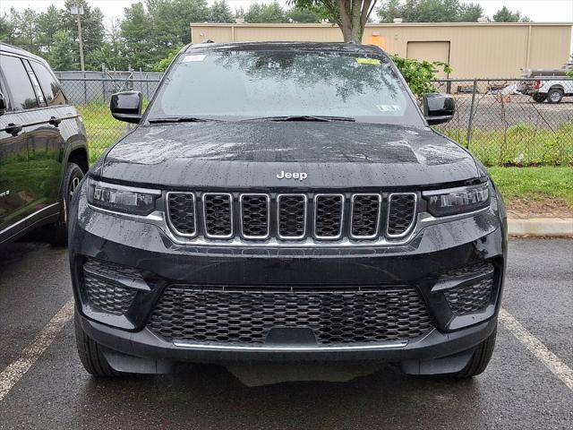 2025 Jeep Grand Cherokee GRAND CHEROKEE LAREDO X 4X4