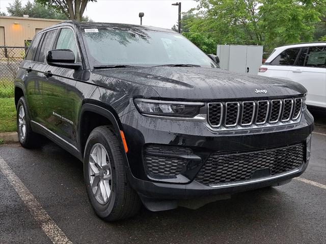 2025 Jeep Grand Cherokee GRAND CHEROKEE LAREDO X 4X4
