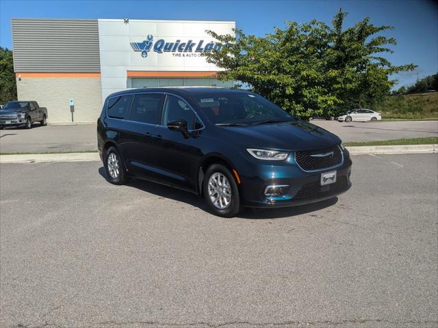2025 Chrysler Pacifica PACIFICA SELECT
