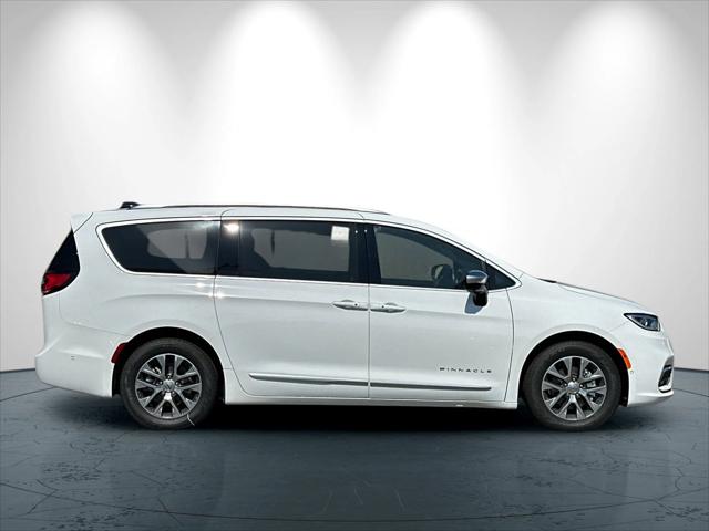 2025 Chrysler Pacifica Hybrid PACIFICA PLUG-IN HYBRID PINNACLE