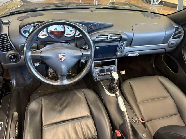2003 Porsche 911 Carrera 4