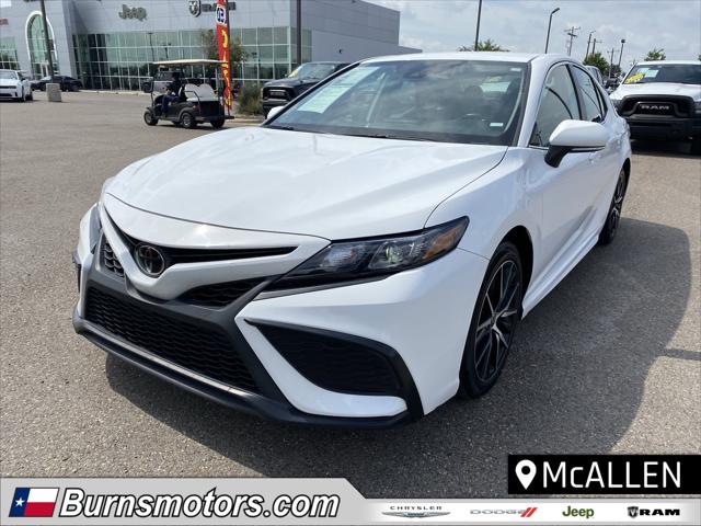 2023 Toyota Camry SE Nightshade Edition Hybrid