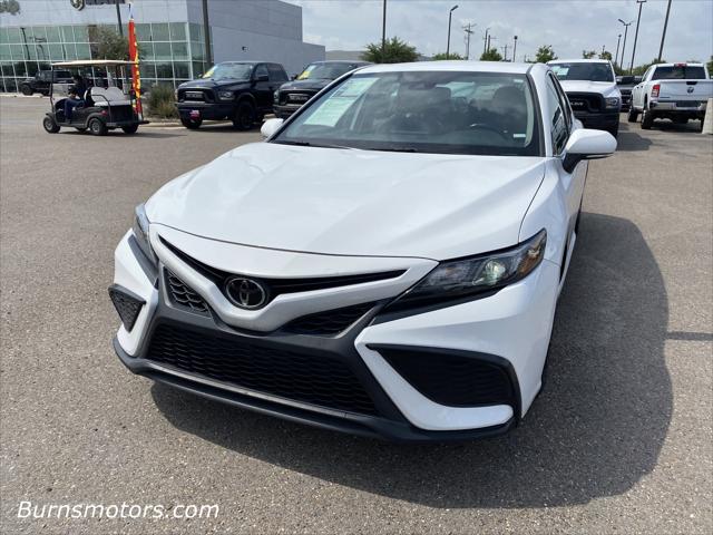 2023 Toyota Camry SE Nightshade Edition Hybrid
