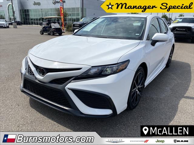 2023 Toyota Camry SE Nightshade Edition Hybrid