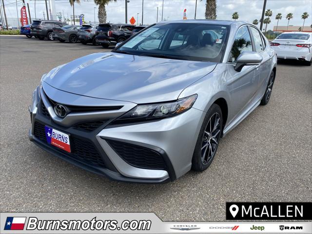 2023 Toyota Camry SE Nightshade Edition Hybrid