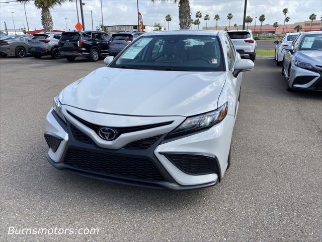 2023 Toyota Camry SE Nightshade Edition Hybrid