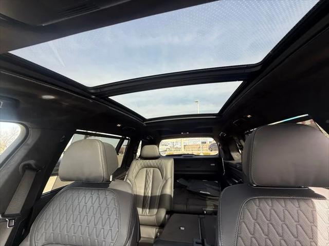 2025 BMW X7 M60i