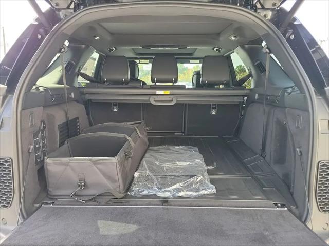 2025 Land Rover Discovery P360 Metropolitan Edition