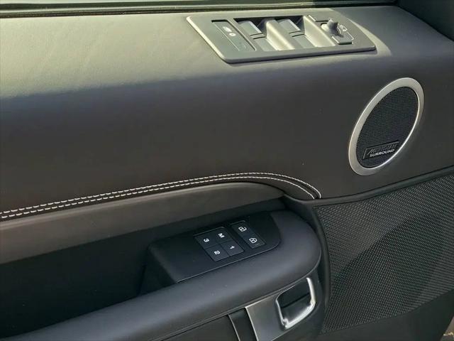 2025 Land Rover Discovery P360 Metropolitan Edition