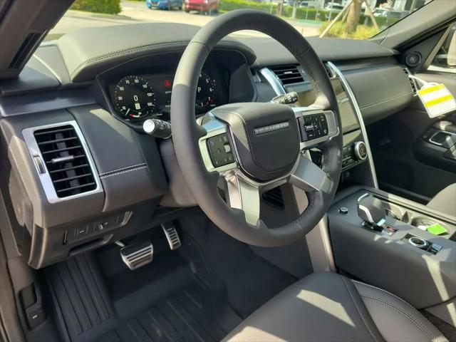 2025 Land Rover Discovery P360 Metropolitan Edition