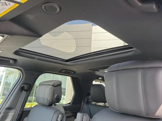 2025 Land Rover Discovery P360 Metropolitan Edition