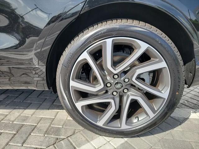 2025 Land Rover Discovery P300 Dynamic SE