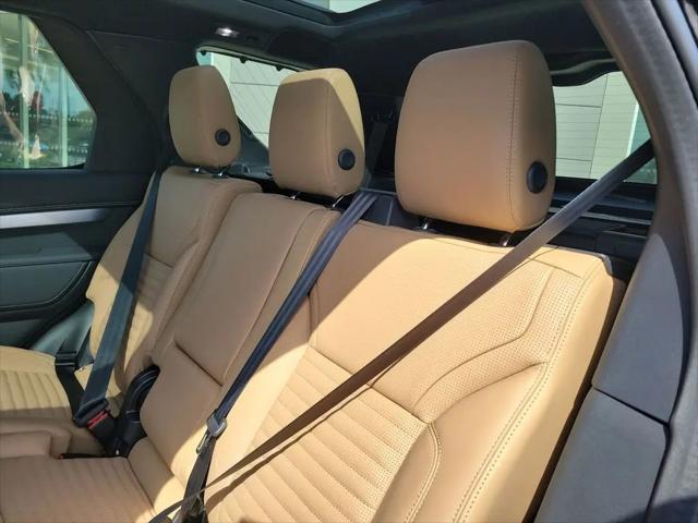2025 Land Rover Discovery P300 Dynamic SE