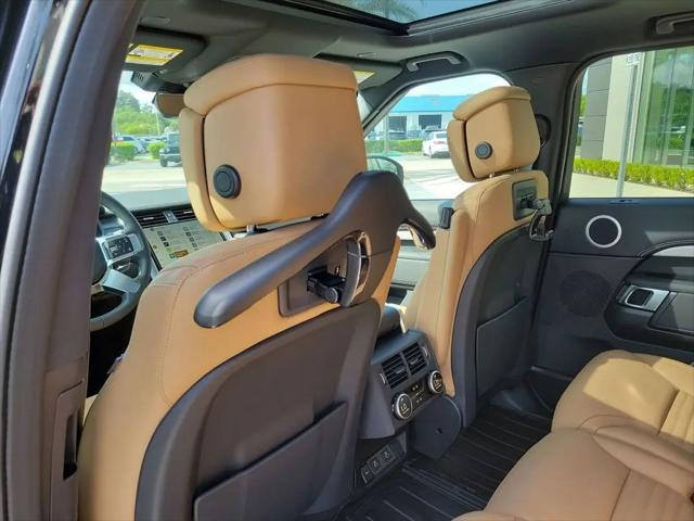 2025 Land Rover Discovery P300 Dynamic SE