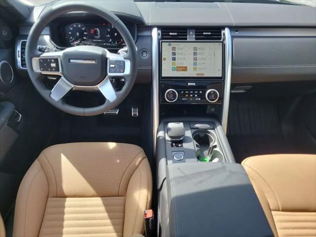 2025 Land Rover Discovery P300 Dynamic SE