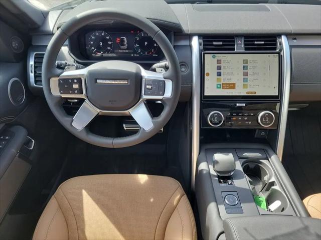 2025 Land Rover Discovery P300 Dynamic SE