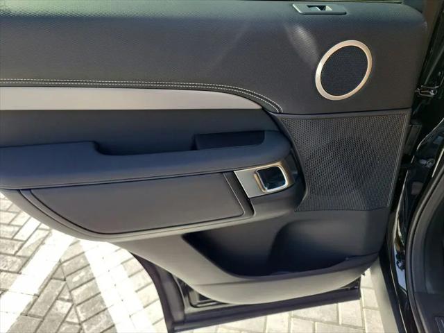2025 Land Rover Discovery P300 Dynamic SE