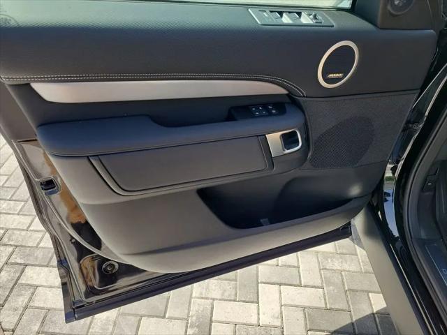 2025 Land Rover Discovery P300 Dynamic SE