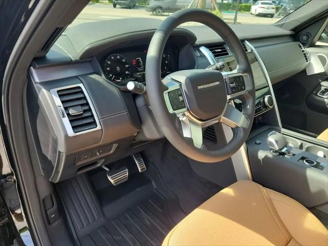 2025 Land Rover Discovery P300 Dynamic SE