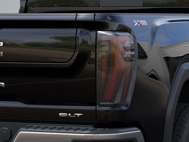 2025 GMC Sierra 2500HD 4WD Crew Cab Standard Bed SLT