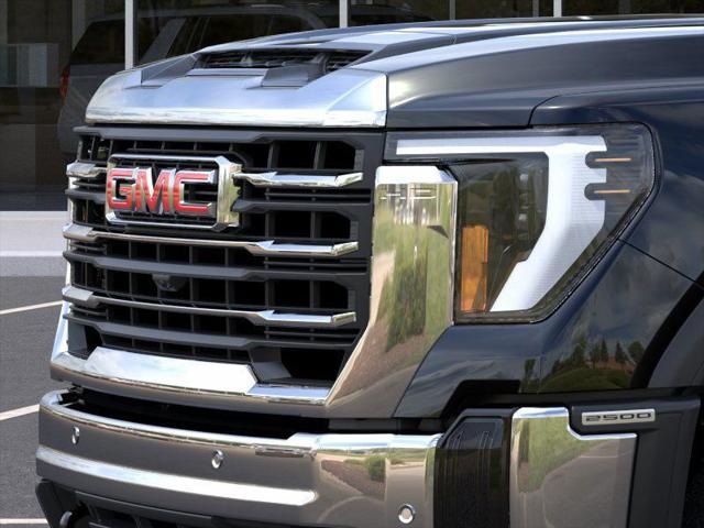 2025 GMC Sierra 2500HD 4WD Crew Cab Standard Bed SLT