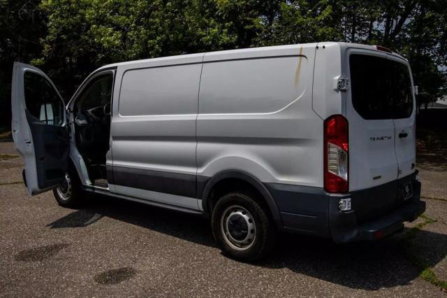 2017 Ford Transit w/Sliding Side Door w/RWB