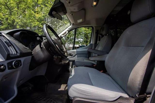2017 Ford Transit w/Sliding Side Door w/RWB