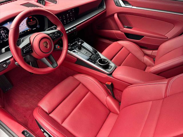 2025 Porsche 911 Carrera
