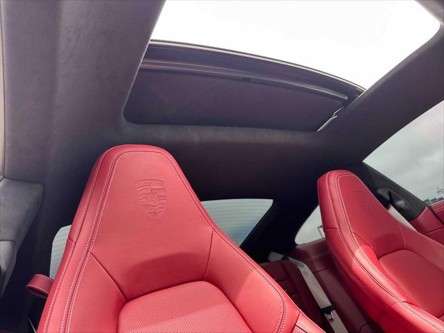 2025 Porsche 911 Carrera