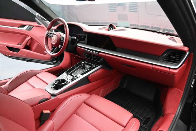 2025 Porsche 911 Carrera