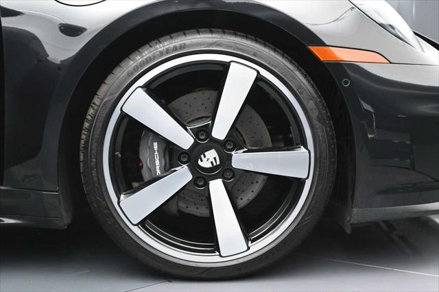 2025 Porsche 911 Carrera