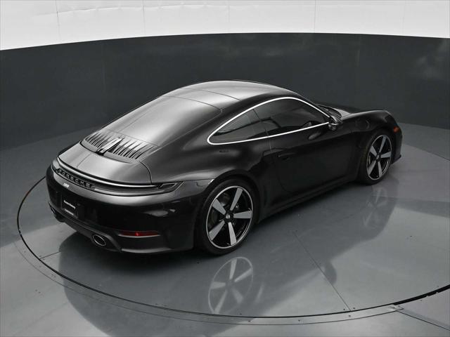 2025 Porsche 911 Carrera