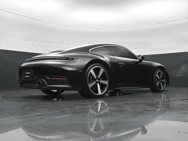 2025 Porsche 911 Carrera