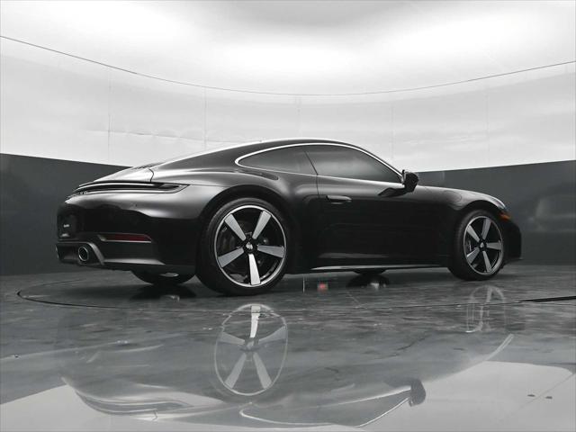 2025 Porsche 911 Carrera