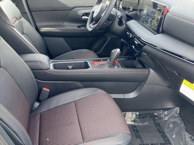 2025 Nissan Kicks SR FWD