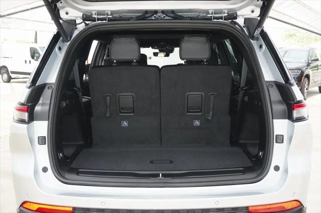 2025 Jeep Grand Cherokee L Altitude X 4x4