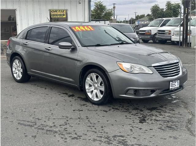 2013 Chrysler 200 LX
