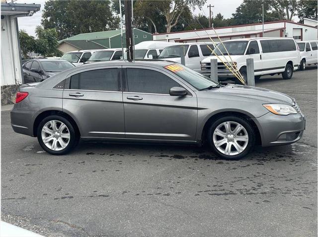 2013 Chrysler 200 LX
