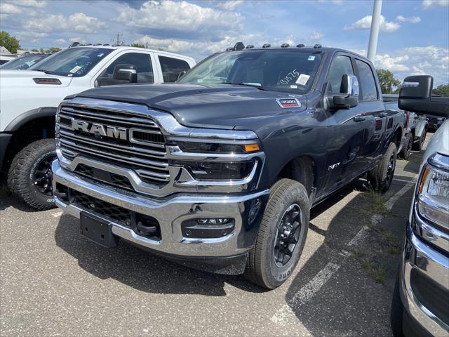 2025 RAM Ram 3500 RAM 3500 LARAMIE CREW CAB 4X4 64 BOX