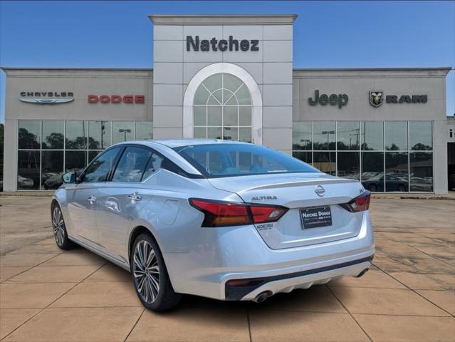 2023 Nissan Altima SL FWD