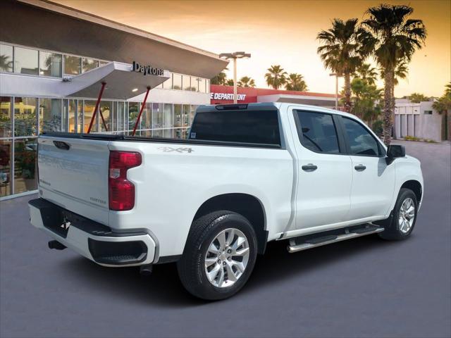 2023 Chevrolet Silverado 1500 4WD Crew Cab Short Bed Custom