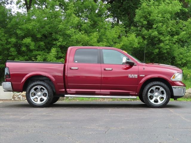 2017 RAM 1500 Laramie Crew Cab 4x4 57 Box