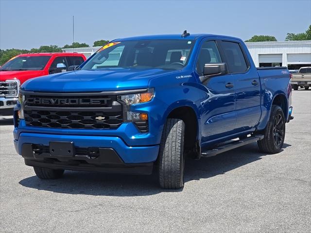 2023 Chevrolet Silverado 1500 4WD Crew Cab Short Bed Custom