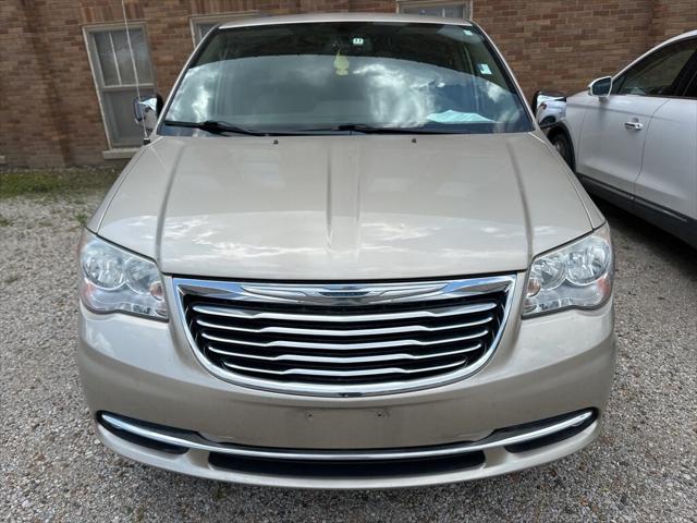 2014 Chrysler Town and Country Touring-L