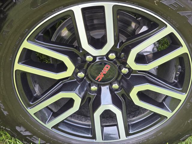2022 GMC Sierra 1500 4WD Crew Cab Short Box AT4