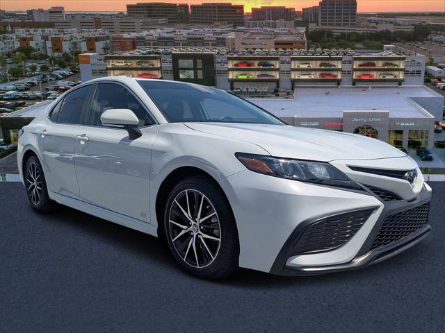 2023 Toyota Camry SE Nightshade Edition